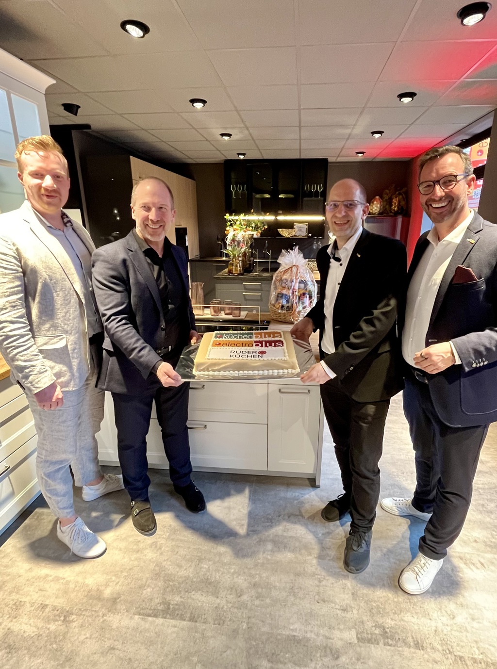 01 Electroplus Küchenplus Torte 01 Electroplus Küchenplus Torte