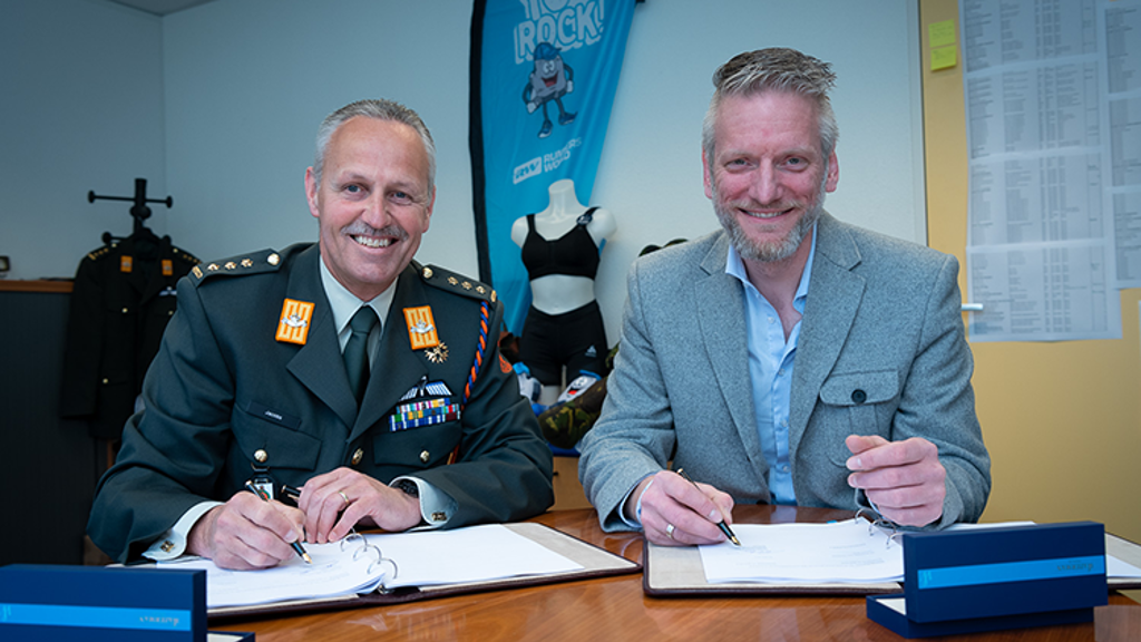 20190412-ondertekening-sportbhs.png