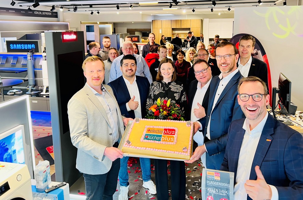 übergabe-plaggenborg.jpg (18) übergabe-plaggenborg.jpg (18)