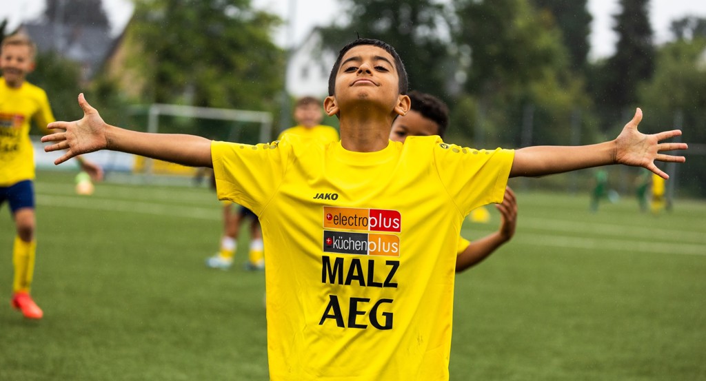 Electroplus Küchenplus Malz Trikotübergabe AEG Electroplus Küchenplus Malz Trikotübergabe AEG