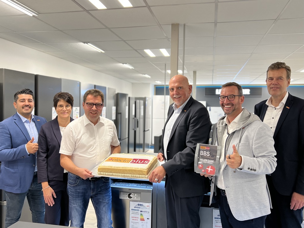 neueroeffnung_electroplus-bbs.jpg neueroeffnung_electroplus-bbs.jpg