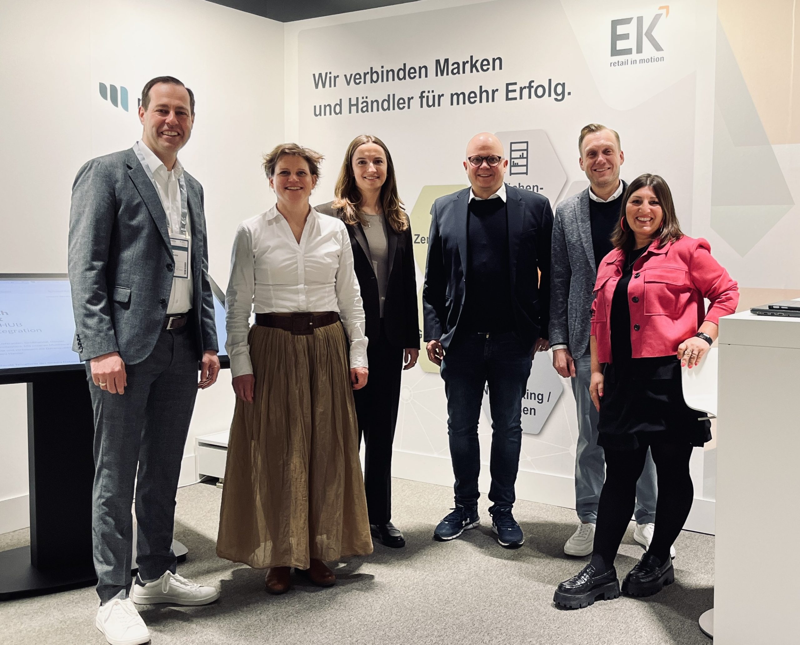 (v. l. n. r.): Thomas Rahenkamp (Head of Sales & Marketing Housewares, EK Retail), Susanne Heiduczek (General Manager EK Home Housewares, EK Re tail), Nantje Meyer (Head of Category Management, EK Retail), Jochen Pohle (Chief Retail Officer, EK Retail), Daniel Schürmann (Regional Sales Manager, EK Retail) und Bedia Kurt (Fairs & Events Expert, EK Retail) freuen sich auf viele gute Gespräche auf der Ambiente in der InsiderLounge.