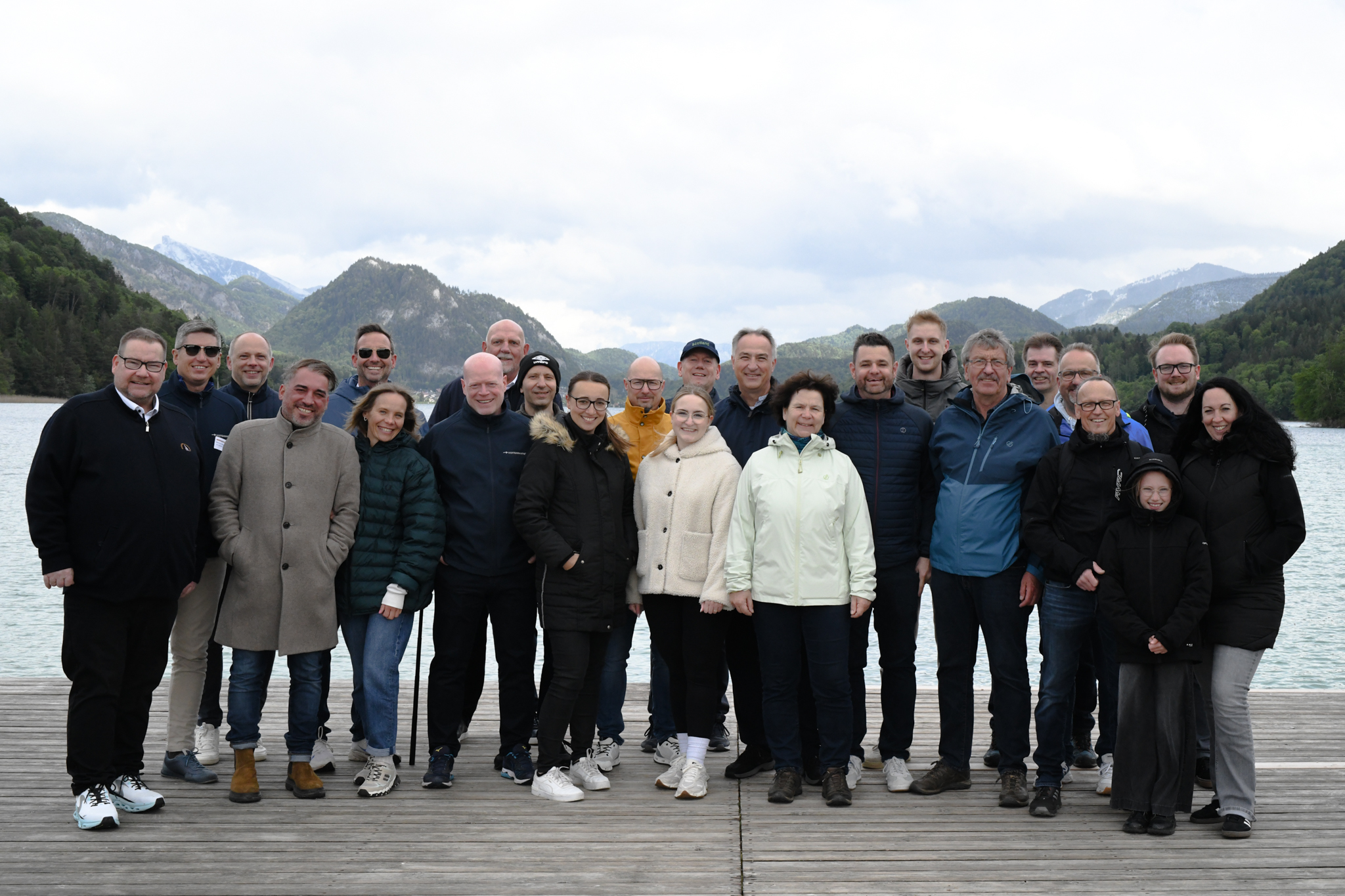 Die Teilnehmerinnen und Teilnehmer des electroplus küchenplus KIQ-Event vor der Zistelalm.